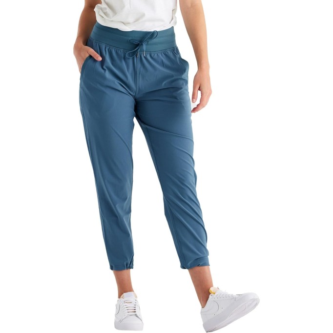 Women's Breeze Cropped Pant - UPF 50+ Sun Protection, Moisture-Wicking, Breathable Lightweight Outdoor Pants